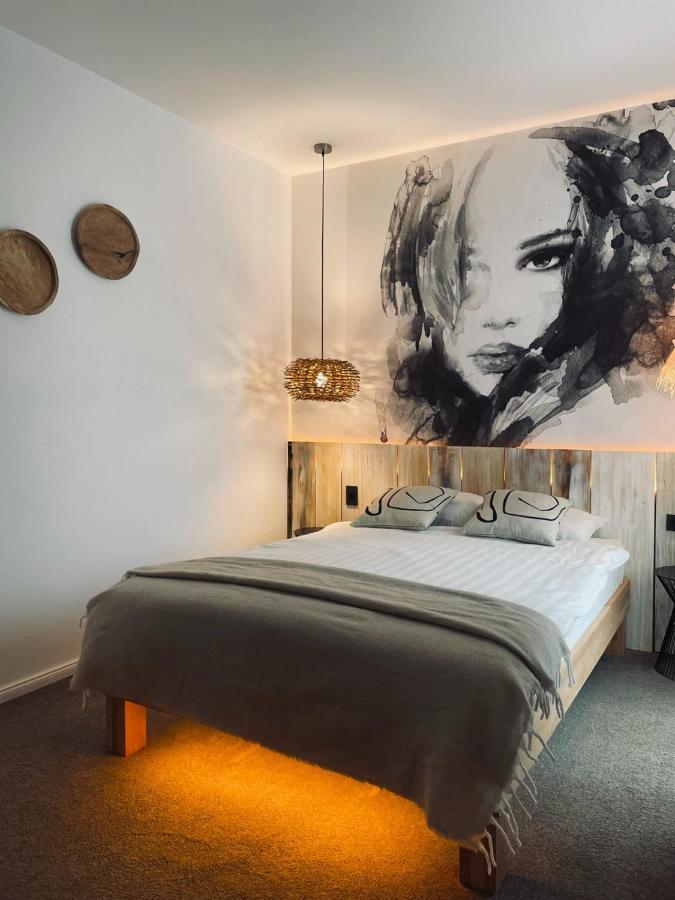 Shard Boutique Hotel-adult Only Guest house Brasov